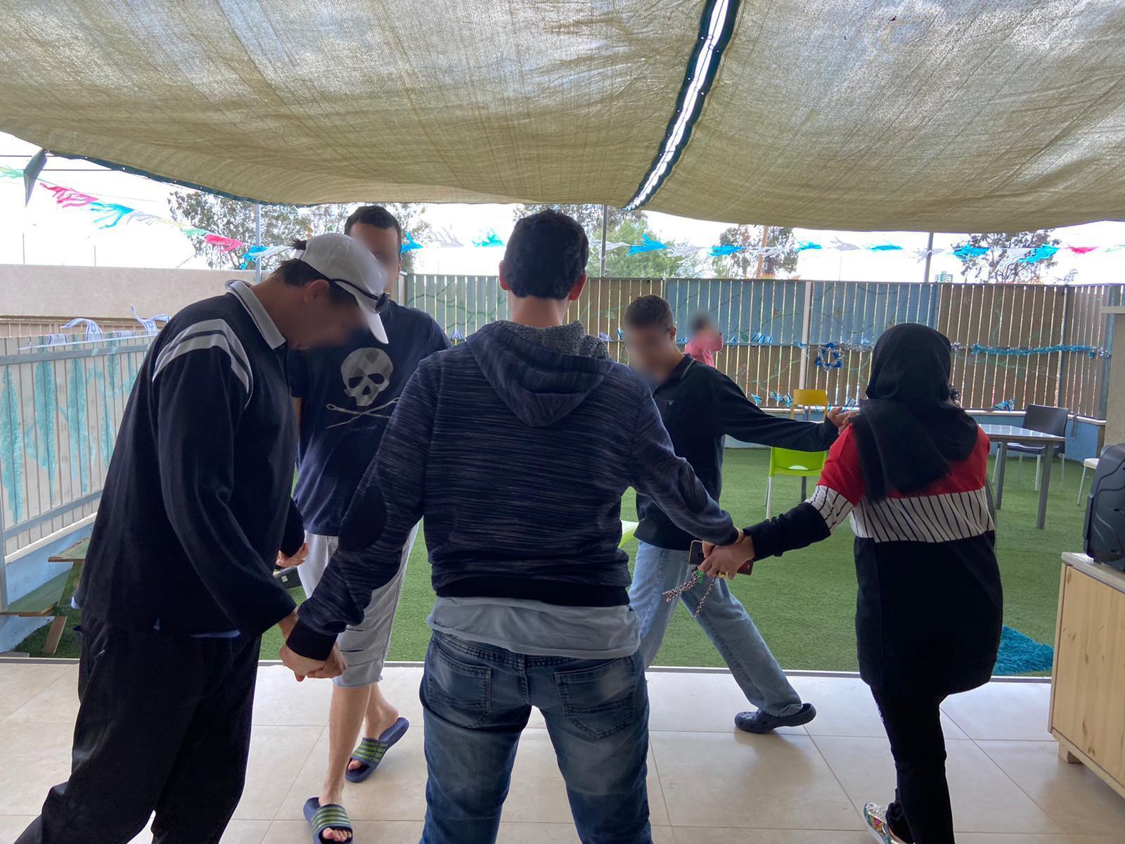 סדנת פיצה בהוסטל לצעירים אוטיסטים